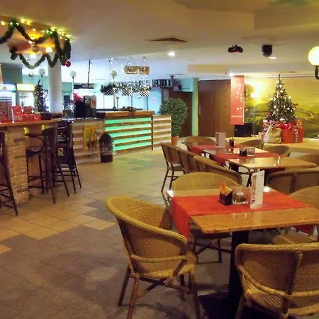 酒店 欧元城青年和体育酒店 2*