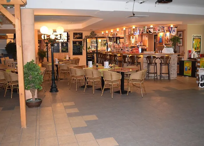 Euroville Jugend- Und Naumburg (Saale)