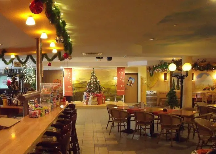 Euroville Jugend- Und Naumburg (Saale)